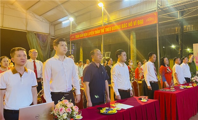 Phó Chủ tịch UBND thành phố Bùi Văn Thành dự Ngày hội Đại đoàn kết toàn dân tộc tại khu Nam Trung, phường Nam Khê