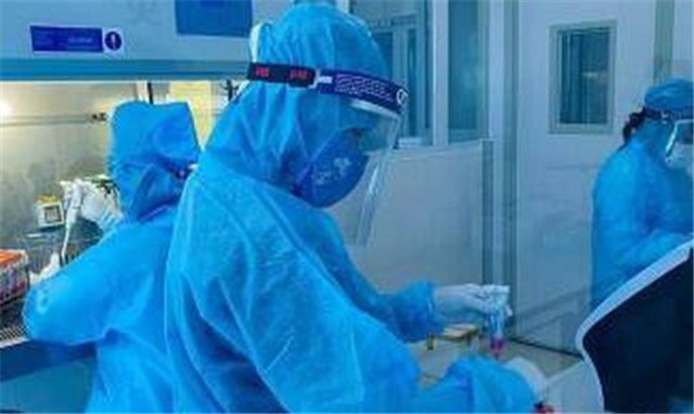 Sáng 23/11: Theo dõi sát, thông tin kịp thời về các biến chủng mới của COVID-19