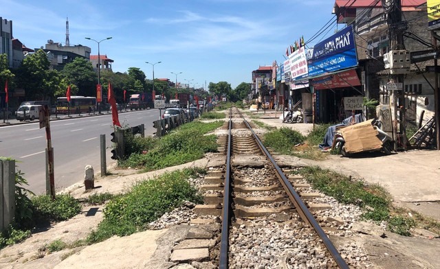 Ưu tiên bố trí kinh phí từ ngân sách địa phương xóa lối đi tự mở qua đường sắt