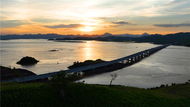 Để Quảng Ninh trở thành trung tâm kết nối vùng