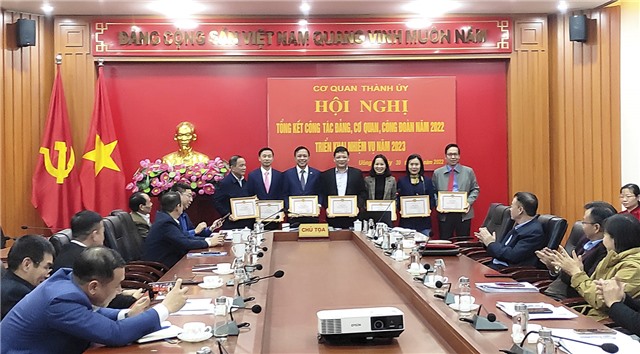 Cơ quan Thành uỷ: Hội nghị tổng kết công tác Đảng, cơ quan, công đoàn năm 2022