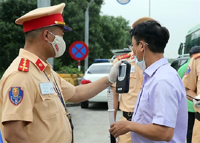 Ngăn chặn 'ma men' lái xe