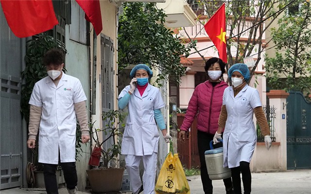 Sáng mùng 1 Tết: Gần 5.000 người mắc COVID-19 khỏi bệnh, đón xuân cùng gia đình; vui Tết không quên 5K