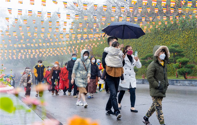 Quảng Ninh: Du lịch tâm linh hút khách đầu năm mới 