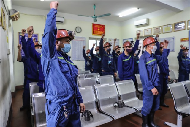 Năm mới, nói chuyện "kỷ luật và đồng tâm" ở vùng mỏ