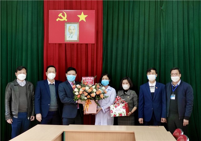 Bí thư Thành ủy Nghiêm Xuân Cường chúc mừng các cơ sở y tế nhân Ngày Thầy thuốc Việt Nam 27/2