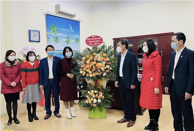 Phó Chủ tịch Thường trực UBND thành phố Nguyễn Văn Thành chúc mừng Ngày Thầy thuốc Việt Nam