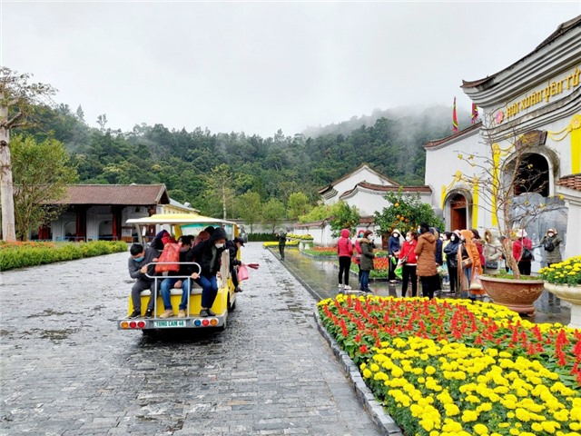 Du lịch mùa lễ hội xuân