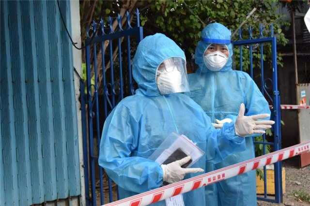 Sáng 11/3: Số ca COVID-19 nặng đang điều trị là hơn 4.000; trong đó 400 người thở máy, ECMO