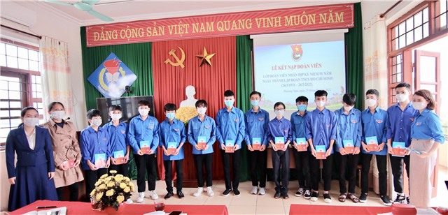 Đoàn thanh niên phường Phương Nam: Lễ kết nạp đoàn viên nhân kỷ niệm 91 năm ngày thành lập  Đoàn thanh niên cộng sản Hồ Chí Minh
