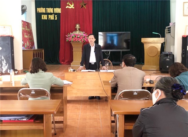 Đồng chí Phó Bí thư thường trực Thành uỷ dự sinh hoạt chi bộ tại khu 5, phường Trưng Vương