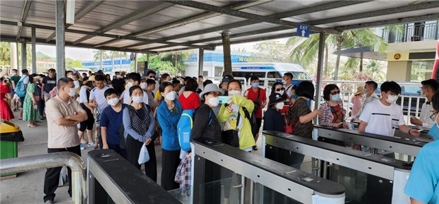 Ngày cuối cùng của kỳ nghỉ lễ giỗ Tổ: Quảng Ninh đón trên 39.300 khách