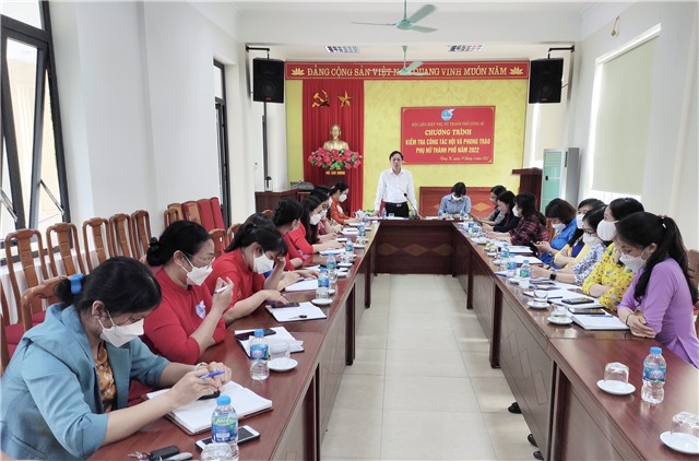 Tỉnh Hội phụ nữ kiểm tra công tác hội và phong trào phụ nữ tại thành phố Uông Bí 