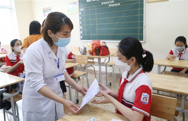 Nên tiêm vắc xin phòng Covid-19 cho trẻ 