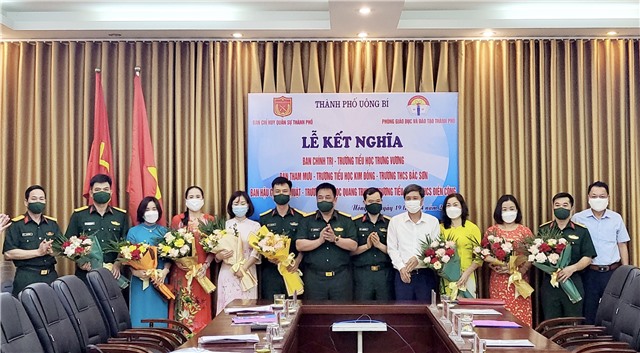 Lễ kết nghĩa giữa Ban CHQS Thành phố và các trường học trên địa bàn