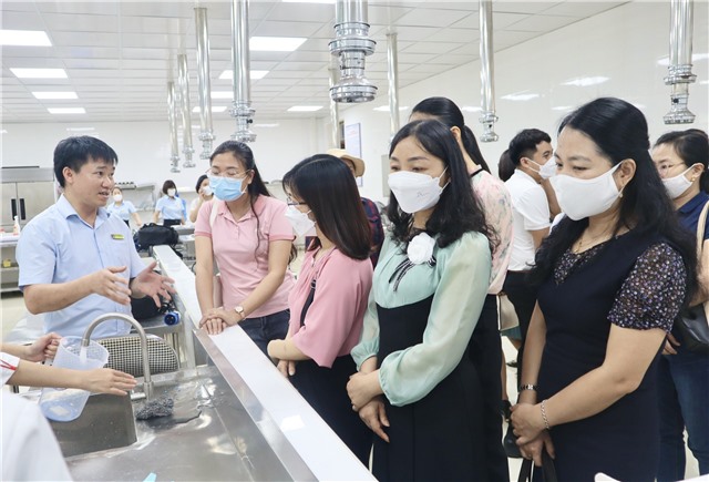 Trường Cao đẳng Công nghiệp và Xây dựng: tuyên truyền, tư vấn tuyển sinh và định hướng nghề nghiệp 