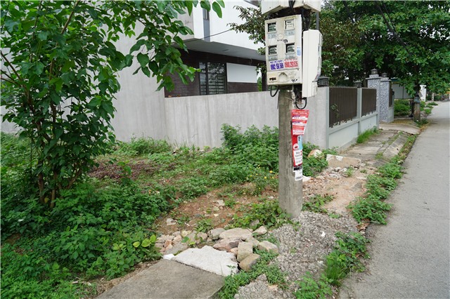 Kiên quyết xử lý các vi phạm về sử dụng, khai thác hành lang, vỉa hè trong phạm vi đất dành cho đường bộ 