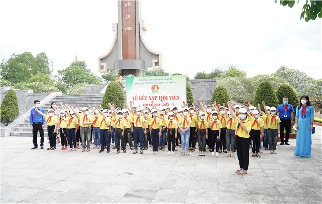 Liên đội trường TH Yên Thanh kết nạp 80 đội viên mới