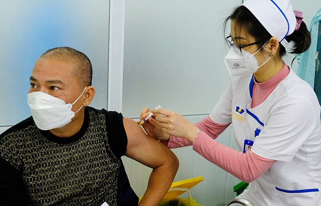 Sáng 1/5: Những loại vaccine phòng COVID-19 nào sẽ tiêm mũi 4 ở nước ta?