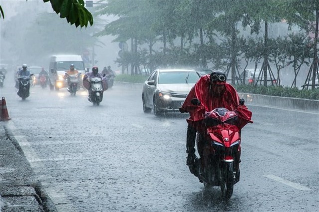  Bắc Bộ mưa rào, nắng nóng tại Trung Bộ có xu hướng gia tăng