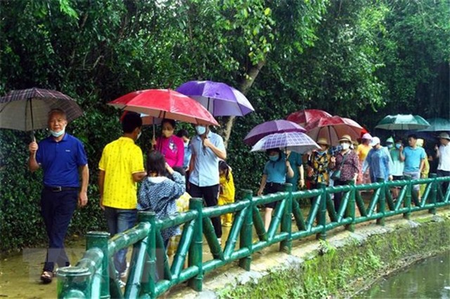 Đông Bắc Bộ có mưa rào và dông rải rác 