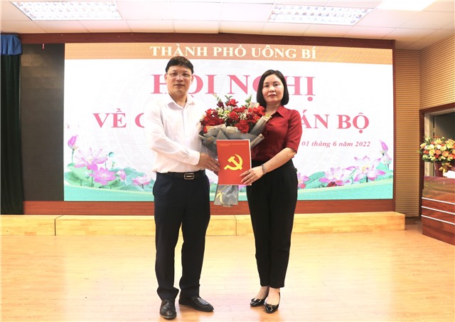  Hội nghị công bố quyết định về công tác cán bộ