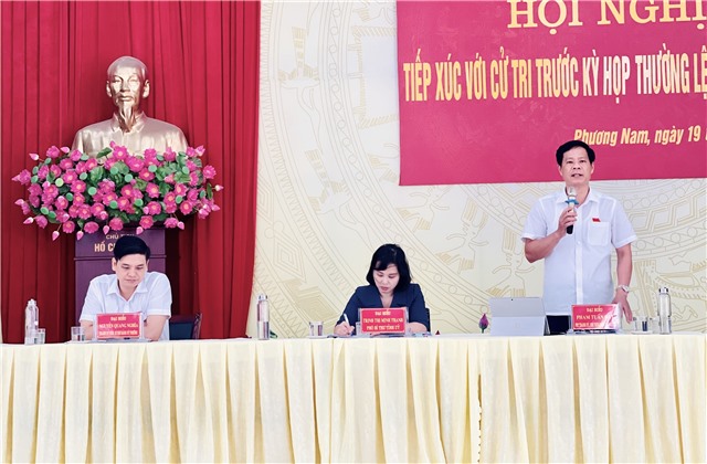 Đồng chí Trịnh Thị Minh Thanh, Phó Bí thư Tỉnh ủy tiếp xúc cử tri phường Phương Nam 