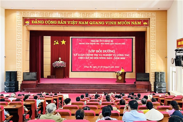 Khai giảng lớp bồi dưỡng lý luận chính trị và nghiệp vụ cho cán bộ Hội Nông dân cơ sở