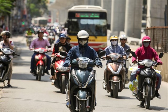Bắc Bộ và Trung Bộ nắng nóng, Tây Nguyên và Nam Bộ mưa dông