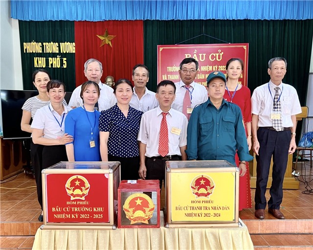 9h00 ngày 5/6, 4/10 khu dân cư của phường Trưng Vương hoàn thành bầu cử Trưởng khu nhiệm kỳ 2022-2025
