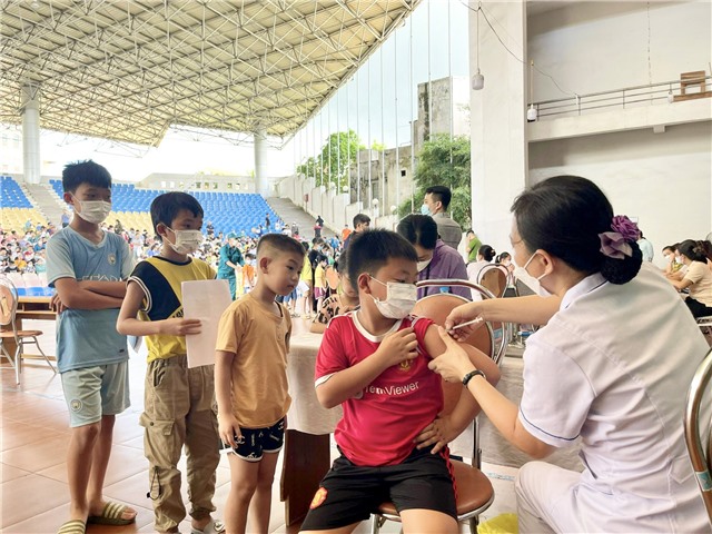 8.407 trẻ từ 5 - 12 tuổi được tiêm vắc xin phòng Covid-19 trong ngày 12-13/7