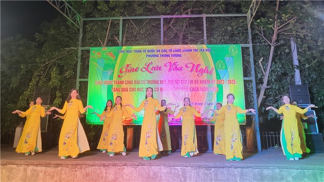 Phường Trưng Vương: giao lưu văn nghệ chào mừng thành công cuộc bầu cử Trưởng khu, Đại hội các Chi bộ nhiệm kỳ 2022-2025