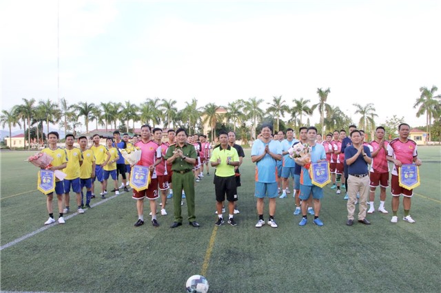 Giao lưu bóng đá chào mừng kỷ niệm 60 năm Ngày thành lập lực lượng Cảnh sát nhân dân Việt Nam