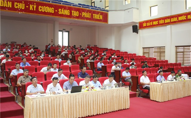 Hội nghị toàn quốc nghiên cứu, học tập, quán triệt Nghị quyết Trung ương 5, khoá XIII