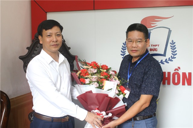 Đồng chí Đỗ Trường Sơn – Phó Chủ tịch HĐND thành phố thăm, động viên các hội đồng thi tốt nghiệp THPT năm 2022