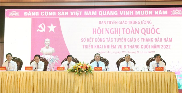 Làm gì để đổi mới công tác tuyên giáo?