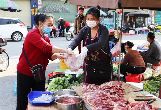 Giá hàng hoá tiêu dùng vẫn cao