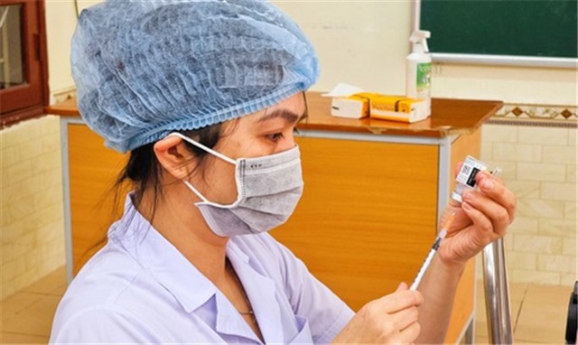Sáng 22/8: Hơn 24% bệnh nhân COVID-19 nặng phải nằm hồi sức vì không tiêm vaccine
