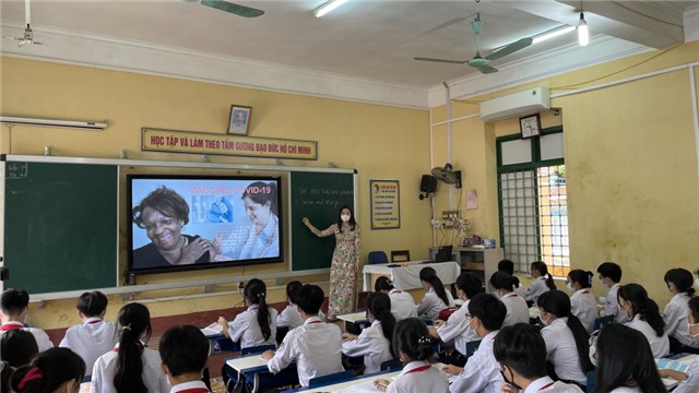 Hỗ trợ học phí năm học mới