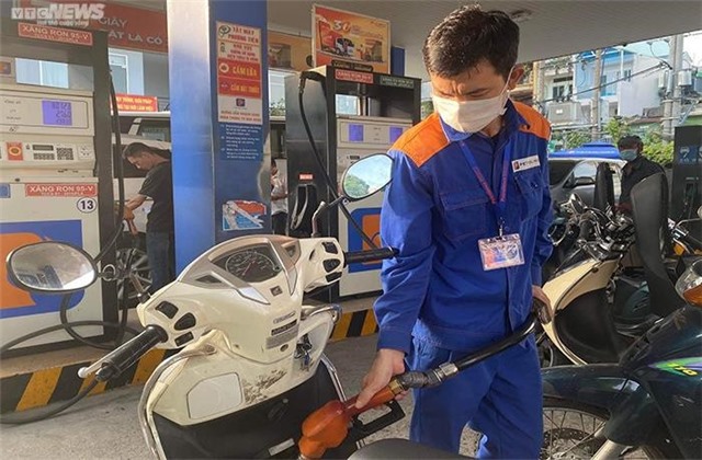 Giá xăng có cơ hội xuống dưới 20.000 đồng/lít