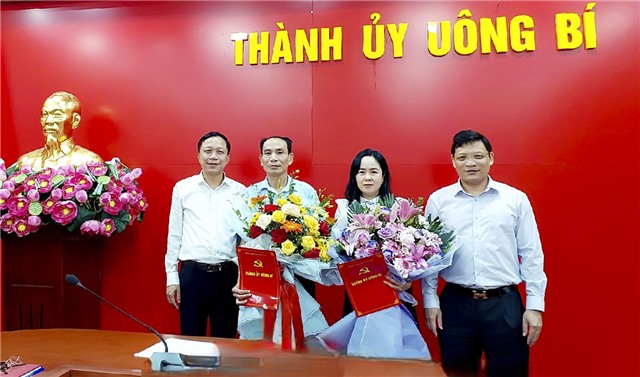 Công bố các quyết định về công tác cán bộ