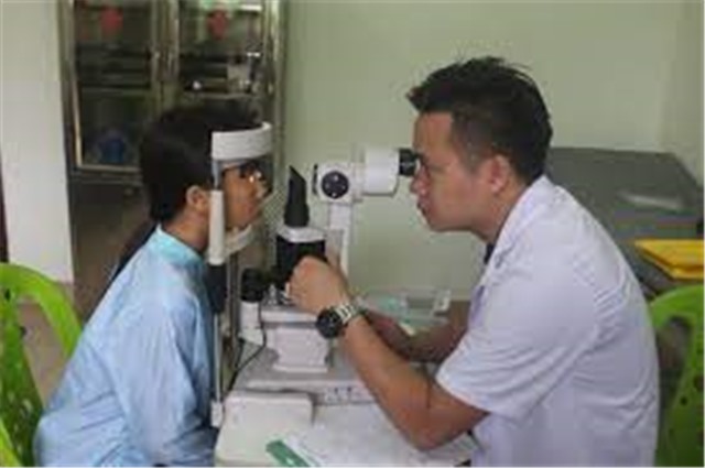 Khám sàng lọc và phẫu thuật miễn phí dị tật mắt cho trẻ em năm 2022