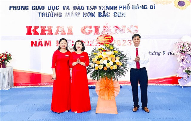 Phó Chủ tịch Thường trực UBND thành phố Nguyễn Văn Thành dự lễ khai giảng tại Trường Mầm non Bắc Sơn