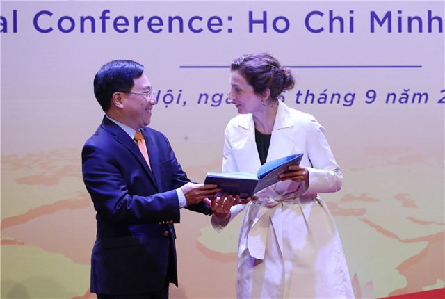 Kỷ niệm 35 năm UNESCO ra Nghị quyết tôn vinh Chủ tịch Hồ Chí Minh