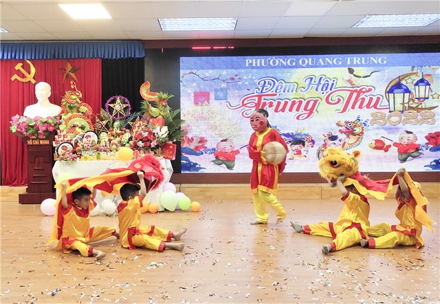 Tưng bừng đêm hội trung thu phường Quang Trung