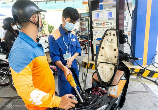 Giá xăng ngày mai có thể giảm