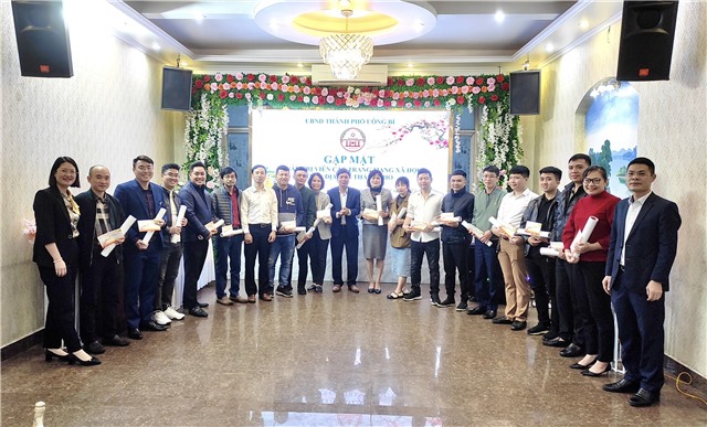 UBND TP gặp mặt quản trị viên các trang mạng xã hội trên địa bàn