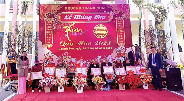 UBND phường Thanh Sơn tổ chức Lễ mừng thọ cho 266 người cao tuổi năm 2023