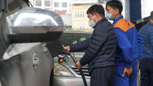 Xăng, dầu tăng giá từ chiều nay