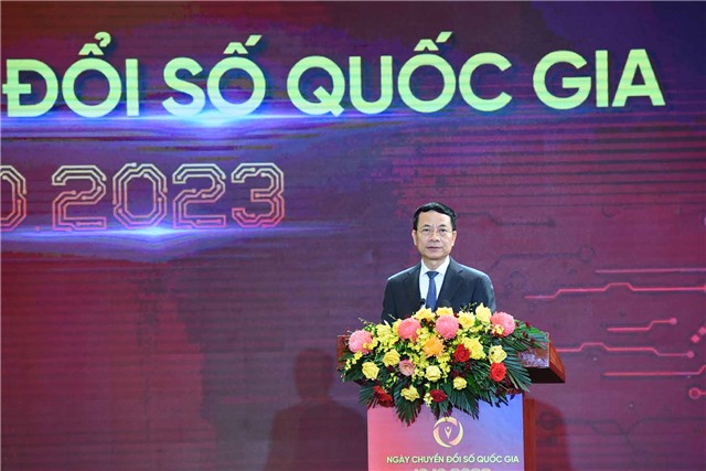 Để có thu nhập cao hơn, Việt Nam bắt buộc phải chuyển đổi số